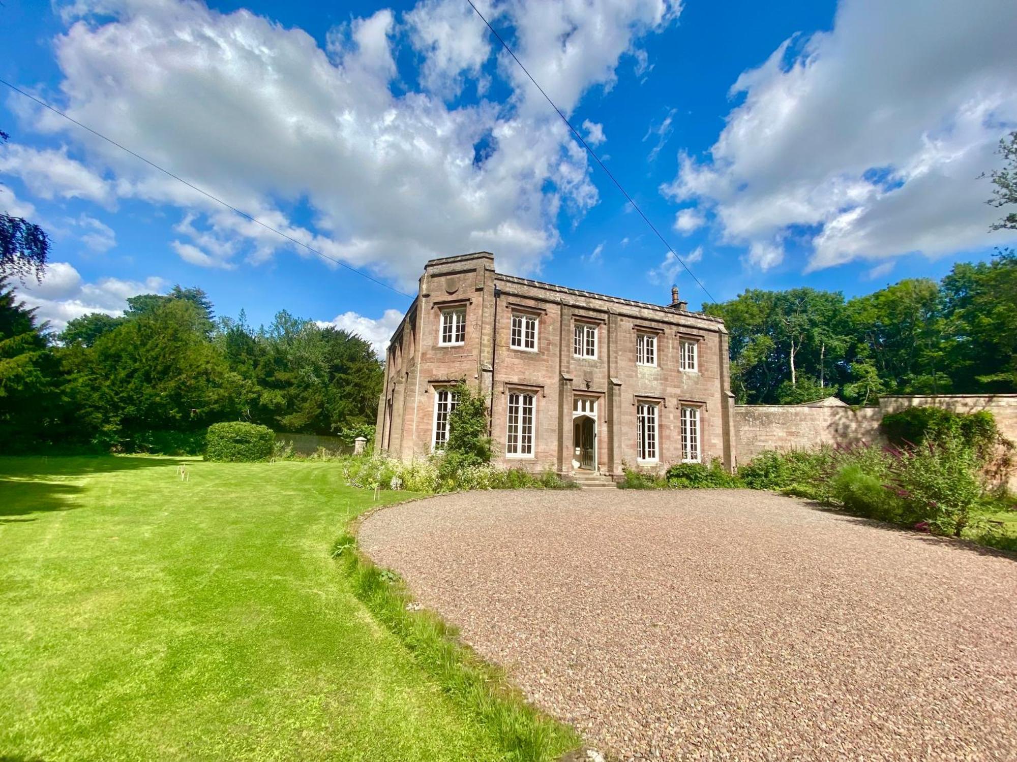 Chillingham Manor Hotel Exterior photo